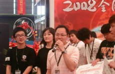 娱乐吃瓜两男主持,吃瓜两男主持的麻辣点评